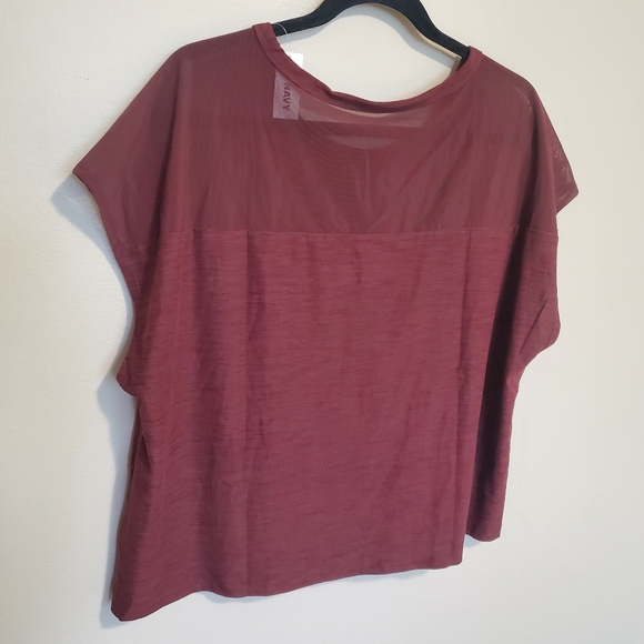 ✨️2/$20 NWT Loose Breathe ON T-Shirt - Picture 4 of 6